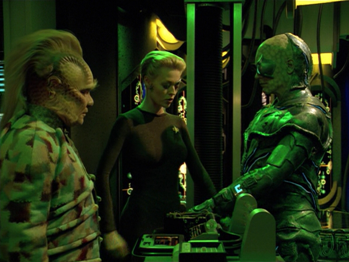 extant_StarTrek_VOY_5x02-Drone_01877.jpg