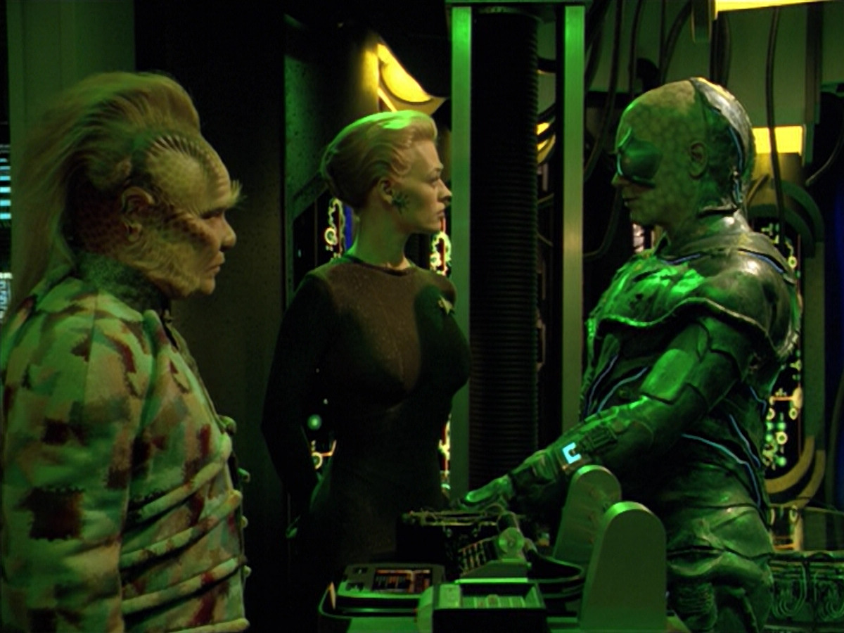 extant_StarTrek_VOY_5x02-Drone_01880.jpg