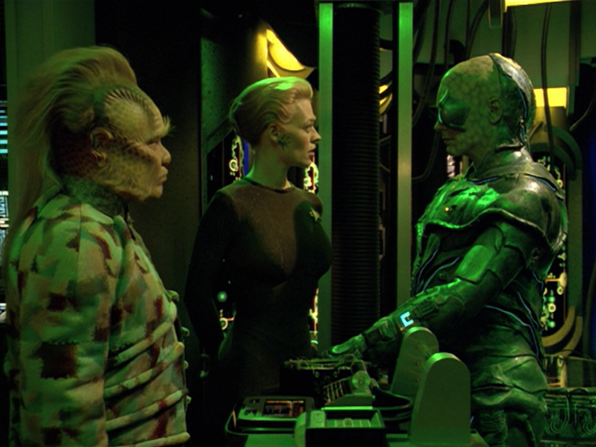 extant_StarTrek_VOY_5x02-Drone_01883.jpg