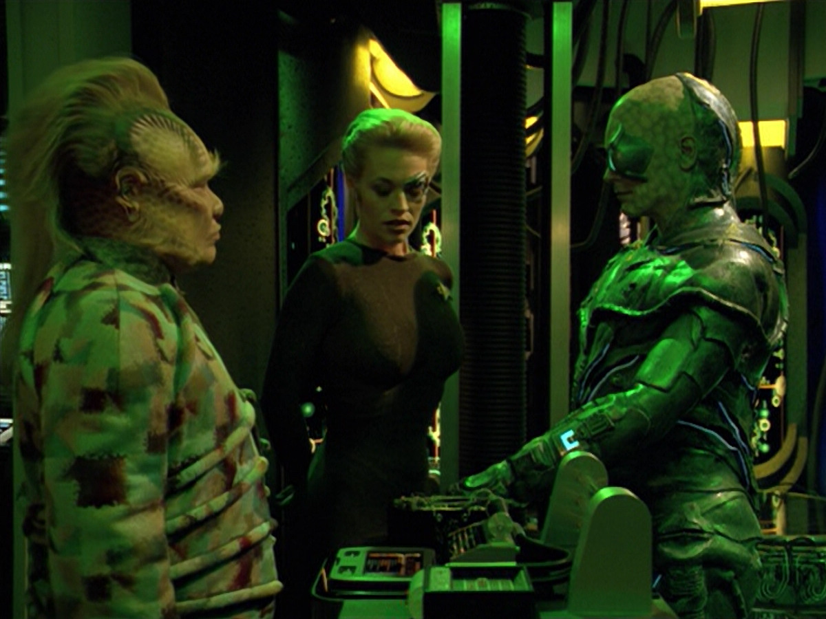 extant_StarTrek_VOY_5x02-Drone_01886.jpg