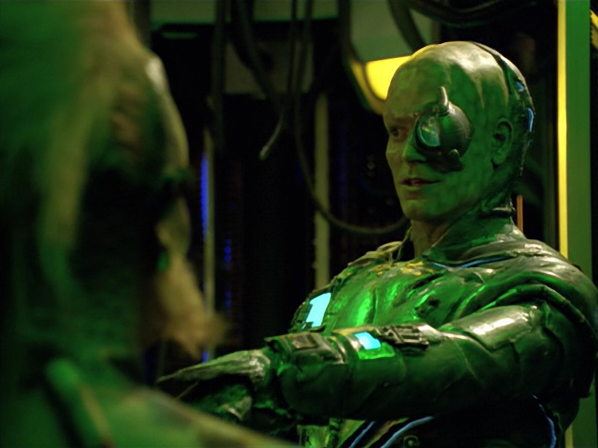 extant_StarTrek_VOY_5x02-Drone_01995.jpg