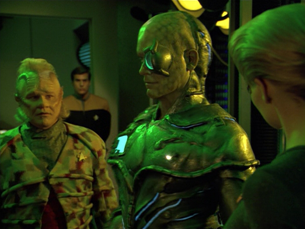 extant_StarTrek_VOY_5x02-Drone_02047.jpg