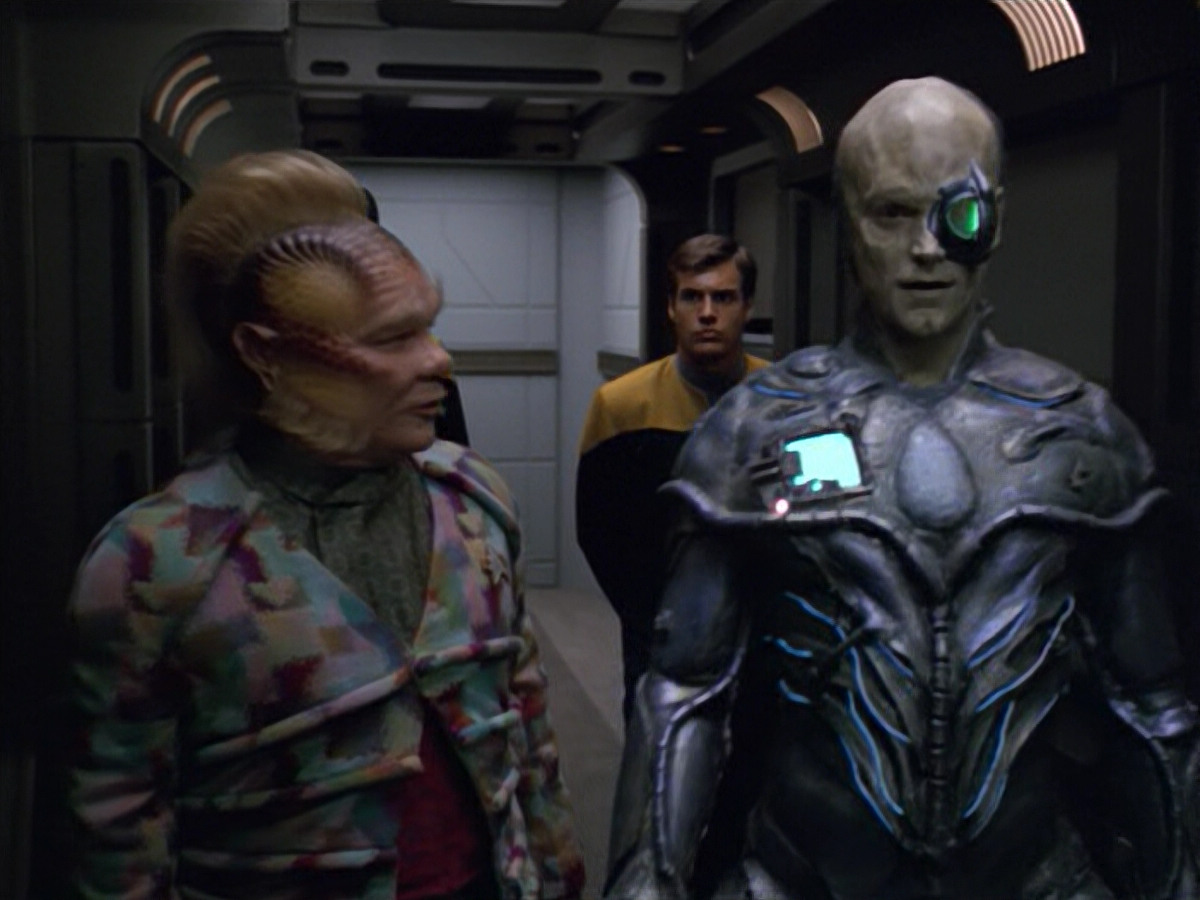 extant_StarTrek_VOY_5x02-Drone_02066.jpg