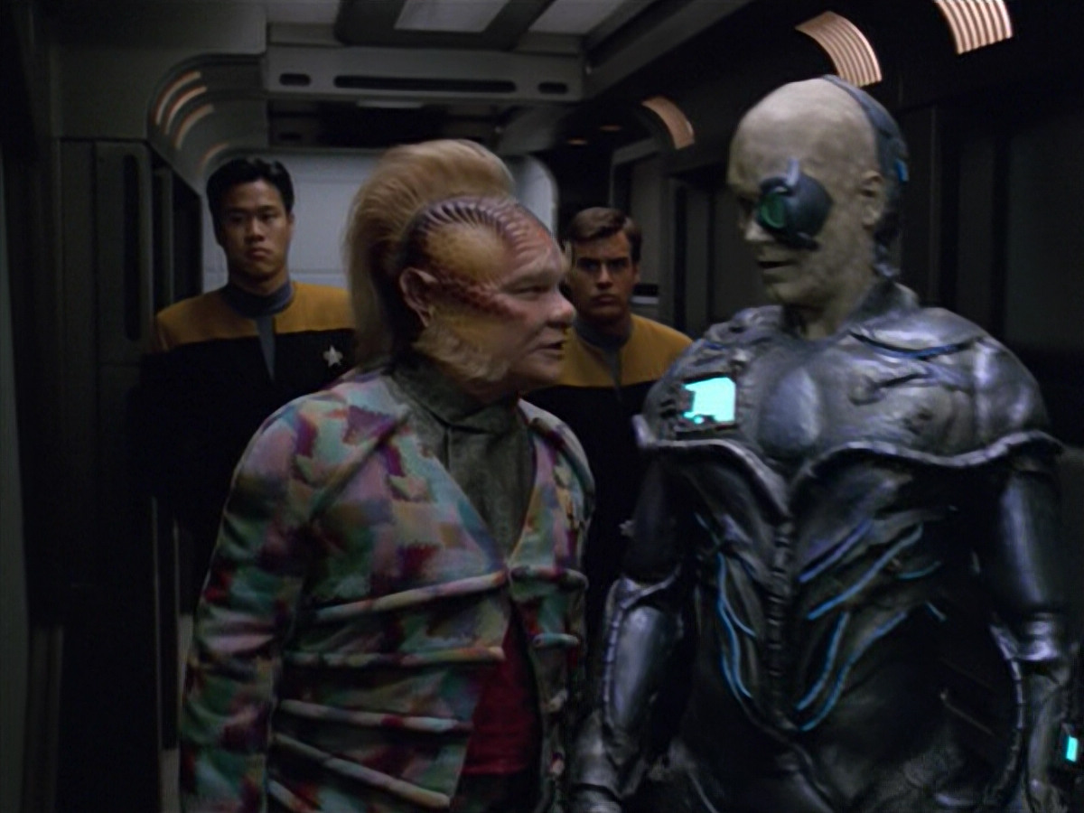 extant_StarTrek_VOY_5x02-Drone_02067.jpg