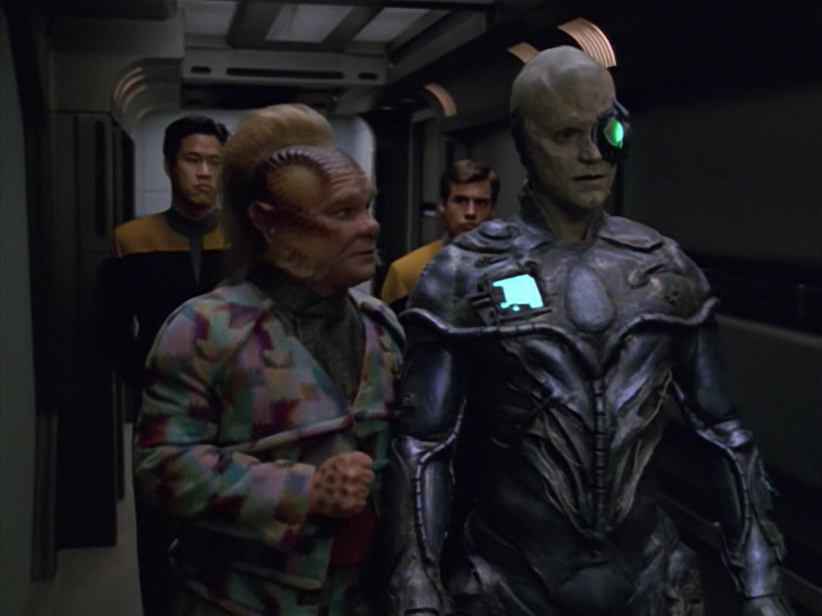 extant_StarTrek_VOY_5x02-Drone_02069.jpg