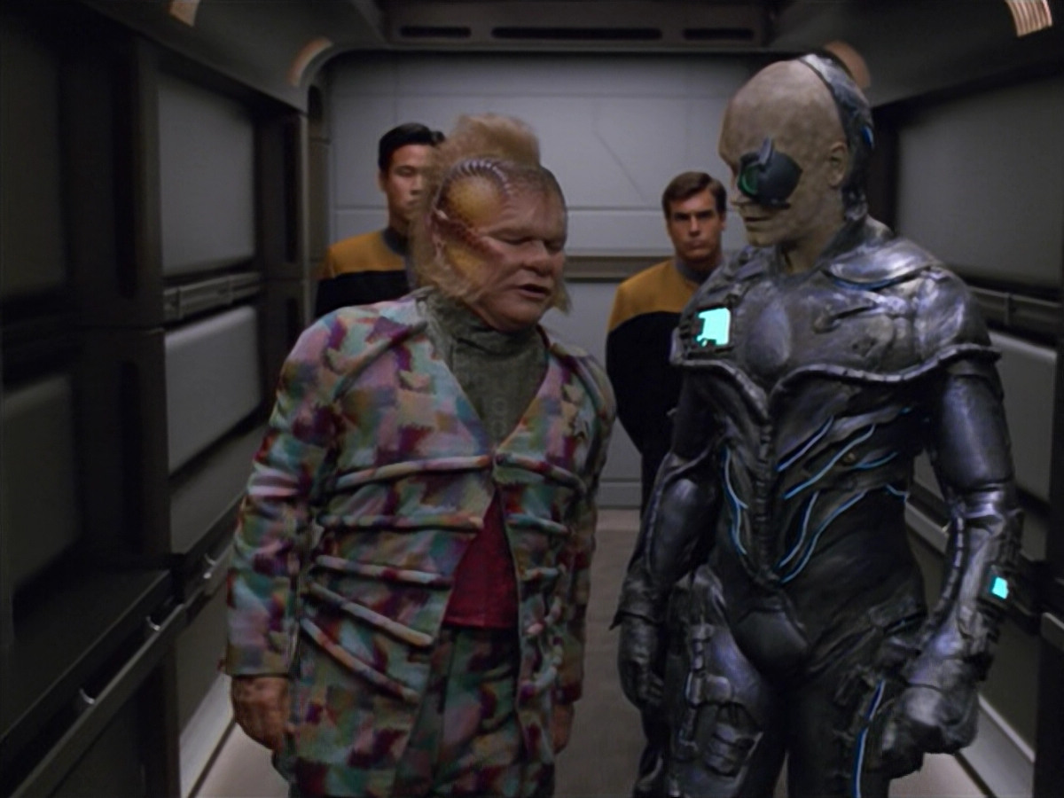 extant_StarTrek_VOY_5x02-Drone_02089.jpg