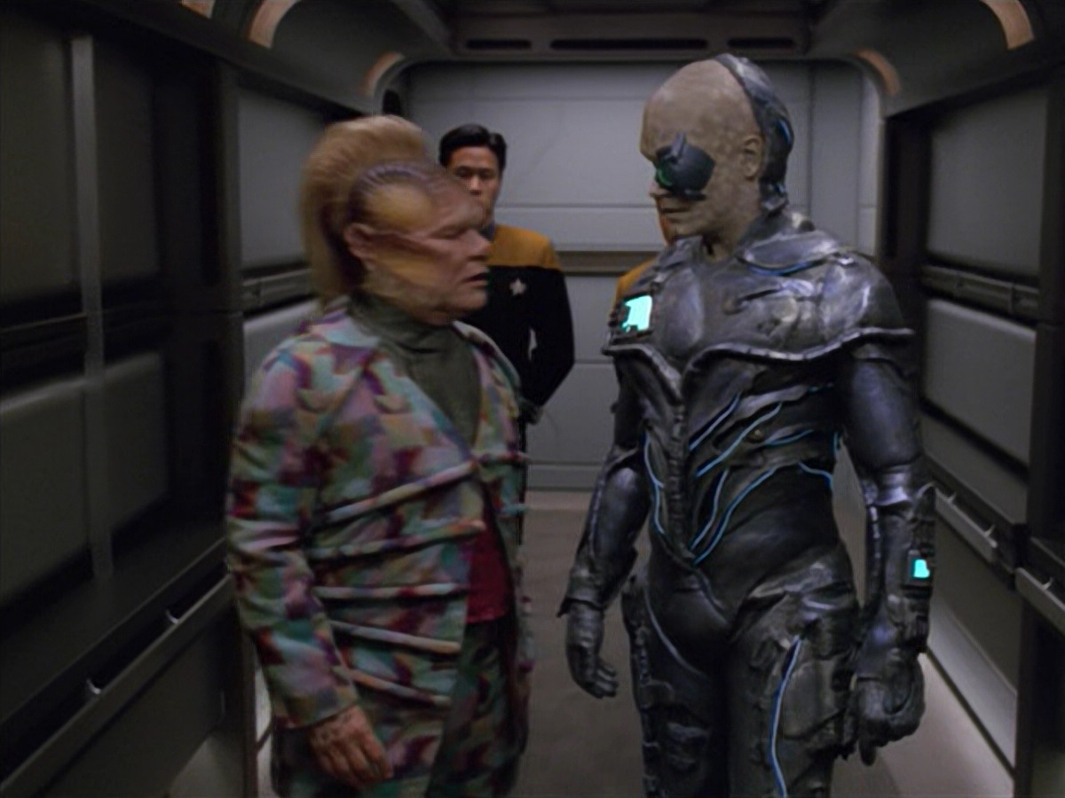 extant_StarTrek_VOY_5x02-Drone_02090.jpg