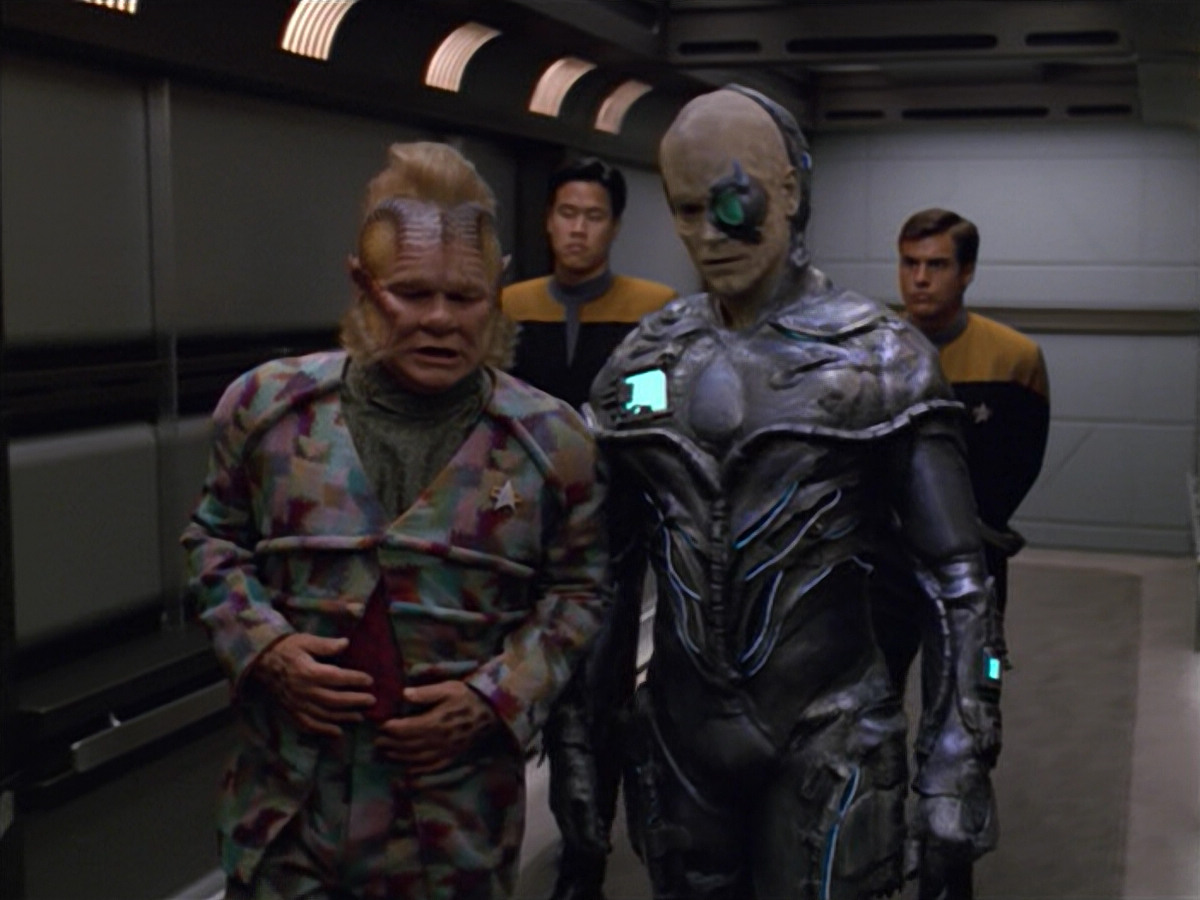 extant_StarTrek_VOY_5x02-Drone_02094.jpg