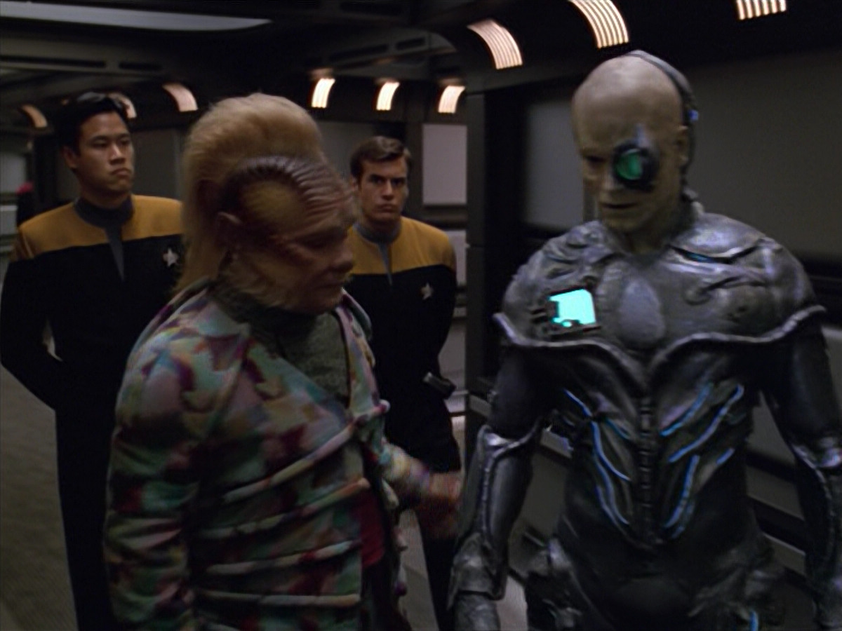 extant_StarTrek_VOY_5x02-Drone_02120.jpg
