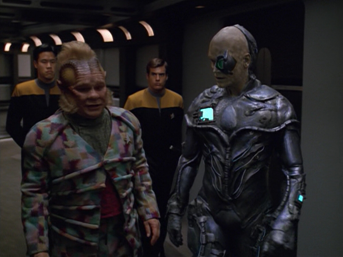 extant_StarTrek_VOY_5x02-Drone_02129.jpg