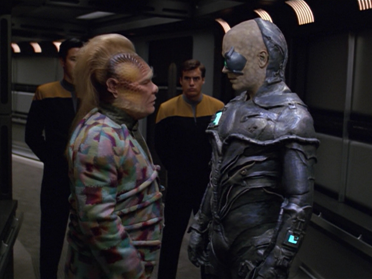 extant_StarTrek_VOY_5x02-Drone_02157.jpg
