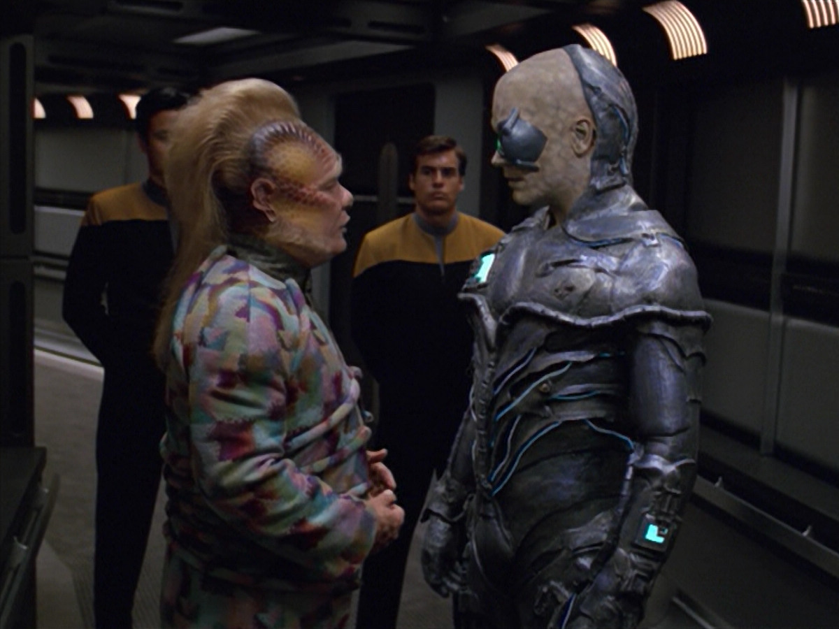 extant_StarTrek_VOY_5x02-Drone_02159.jpg
