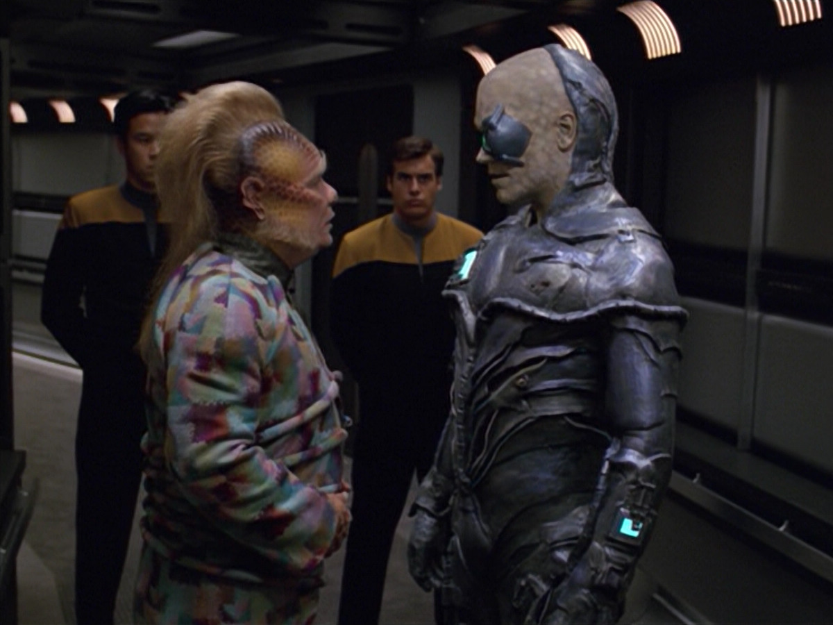 extant_StarTrek_VOY_5x02-Drone_02163.jpg