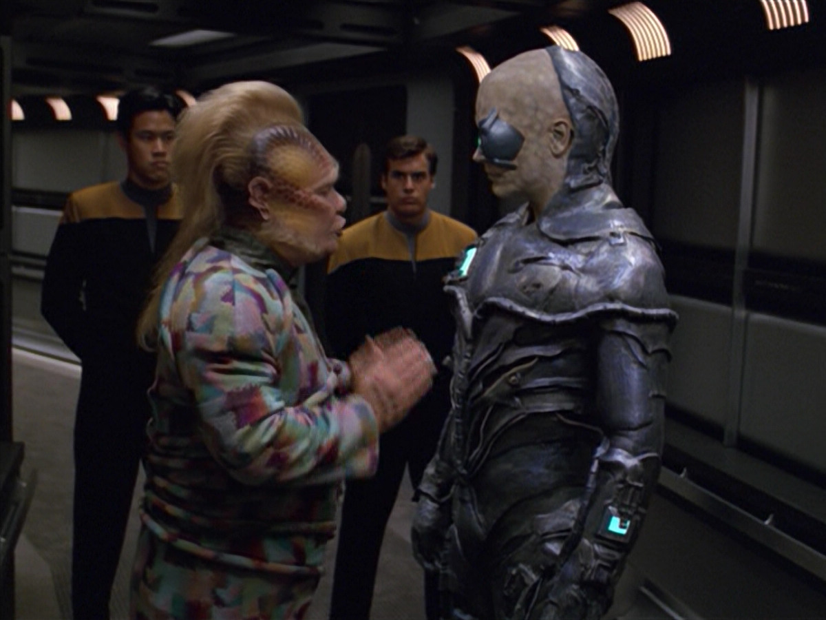 extant_StarTrek_VOY_5x02-Drone_02169.jpg