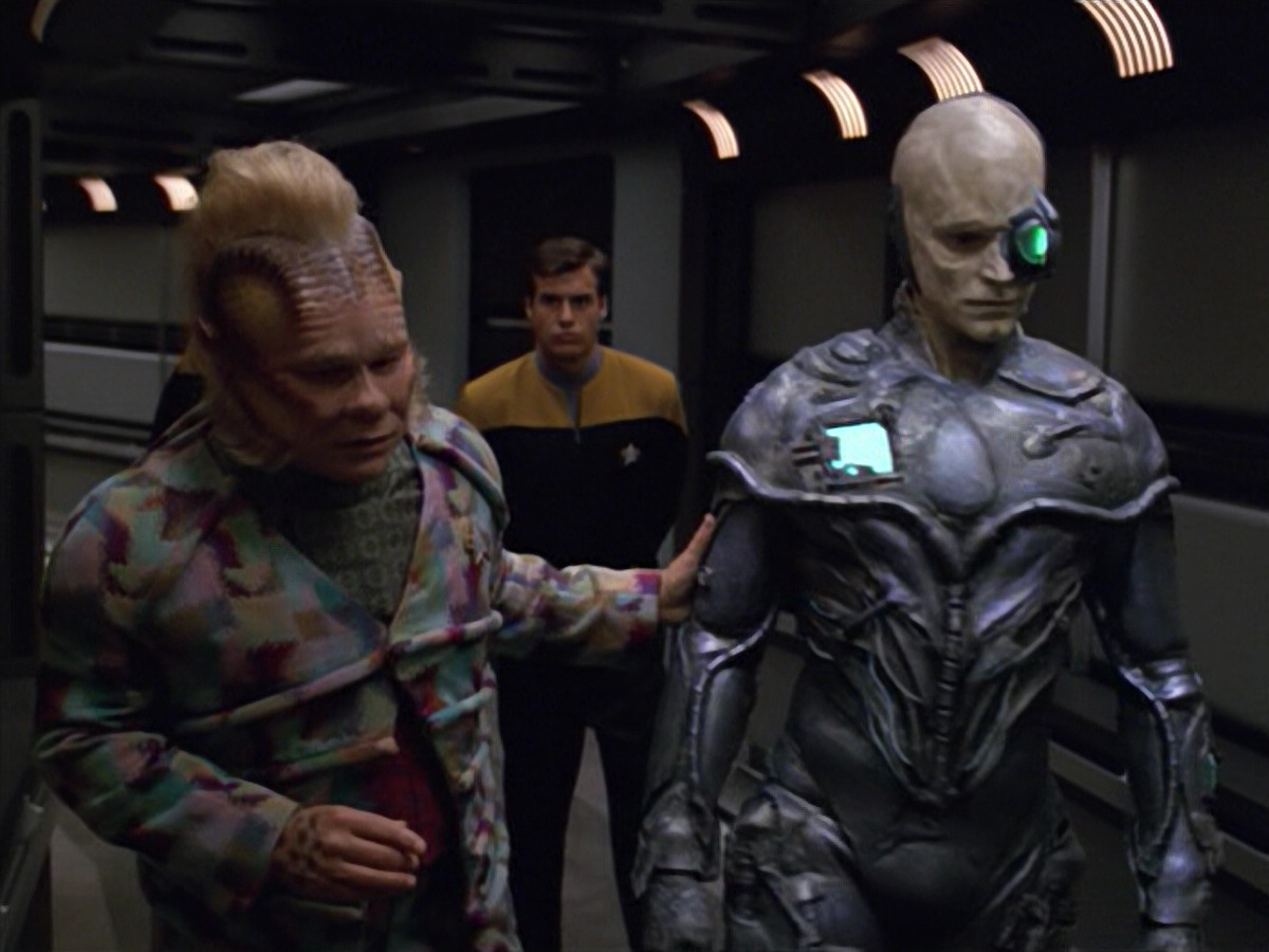 extant_StarTrek_VOY_5x02-Drone_02174.jpg