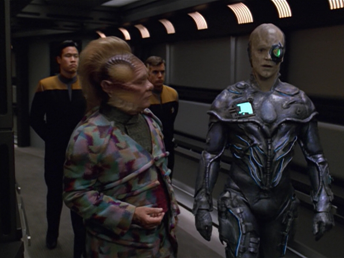 extant_StarTrek_VOY_5x02-Drone_02178.jpg