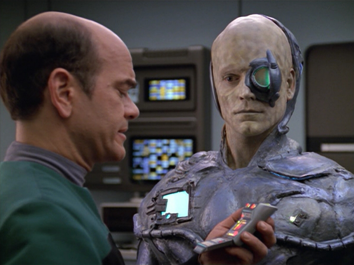 extant_StarTrek_VOY_5x02-Drone_02231.jpg