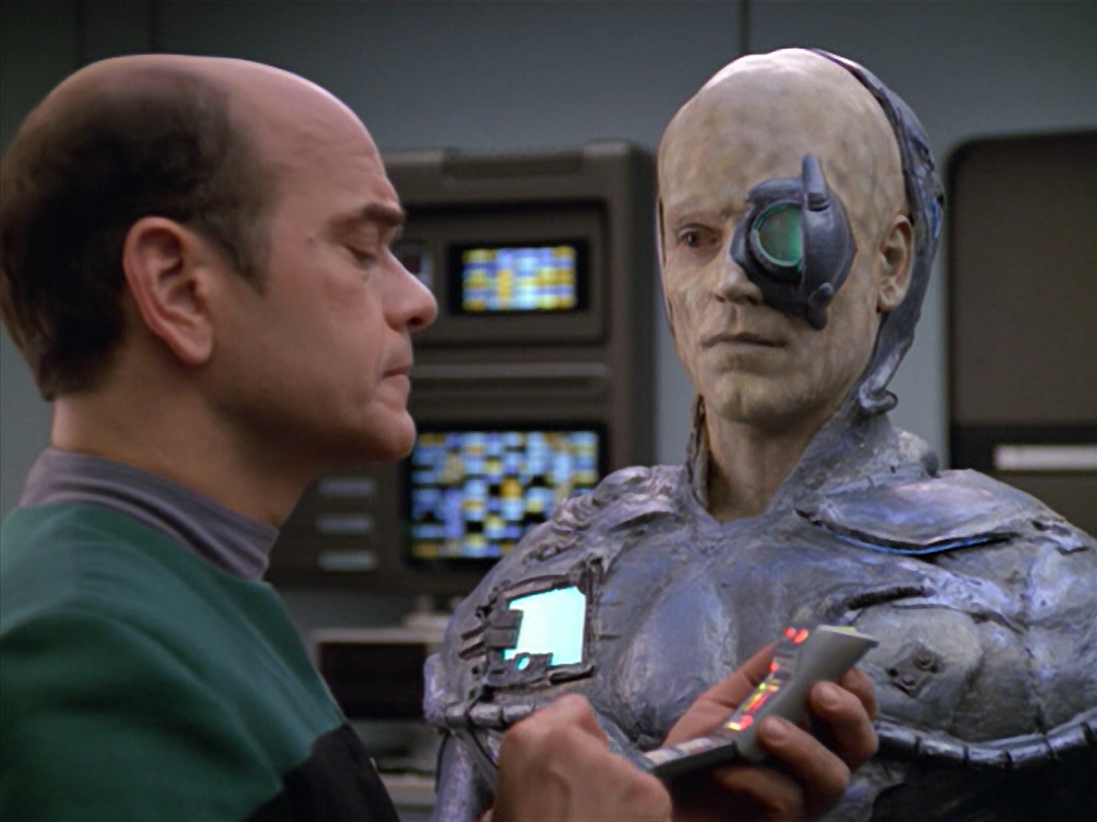 extant_StarTrek_VOY_5x02-Drone_02235.jpg