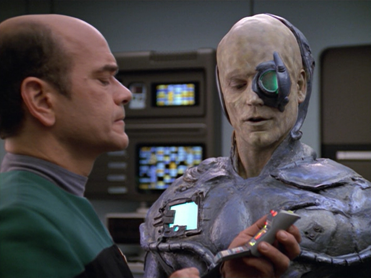 extant_StarTrek_VOY_5x02-Drone_02245.jpg