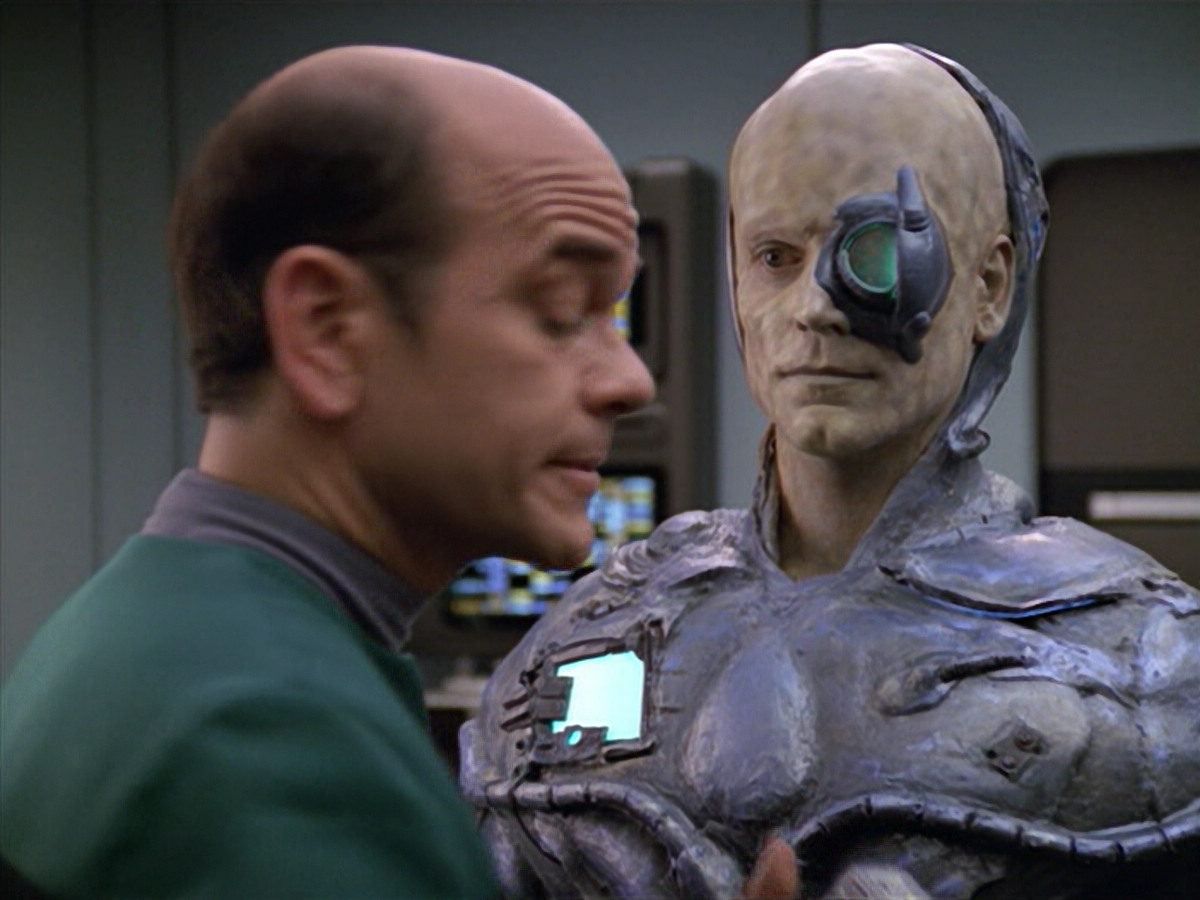 extant_StarTrek_VOY_5x02-Drone_02249.jpg
