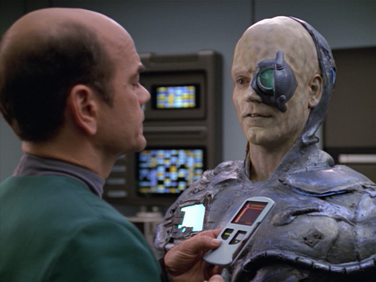 extant_StarTrek_VOY_5x02-Drone_02259.jpg