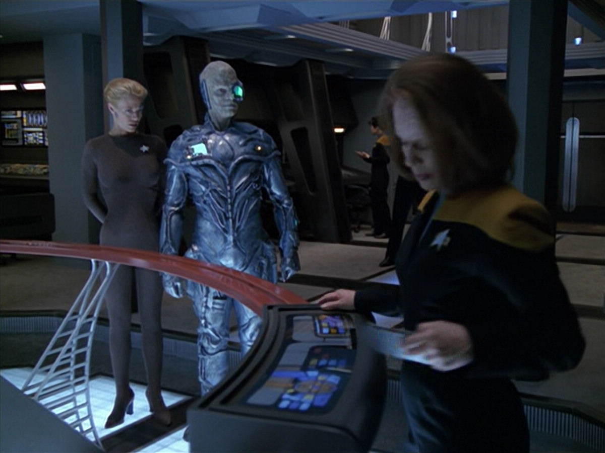 extant_StarTrek_VOY_5x02-Drone_02377.jpg