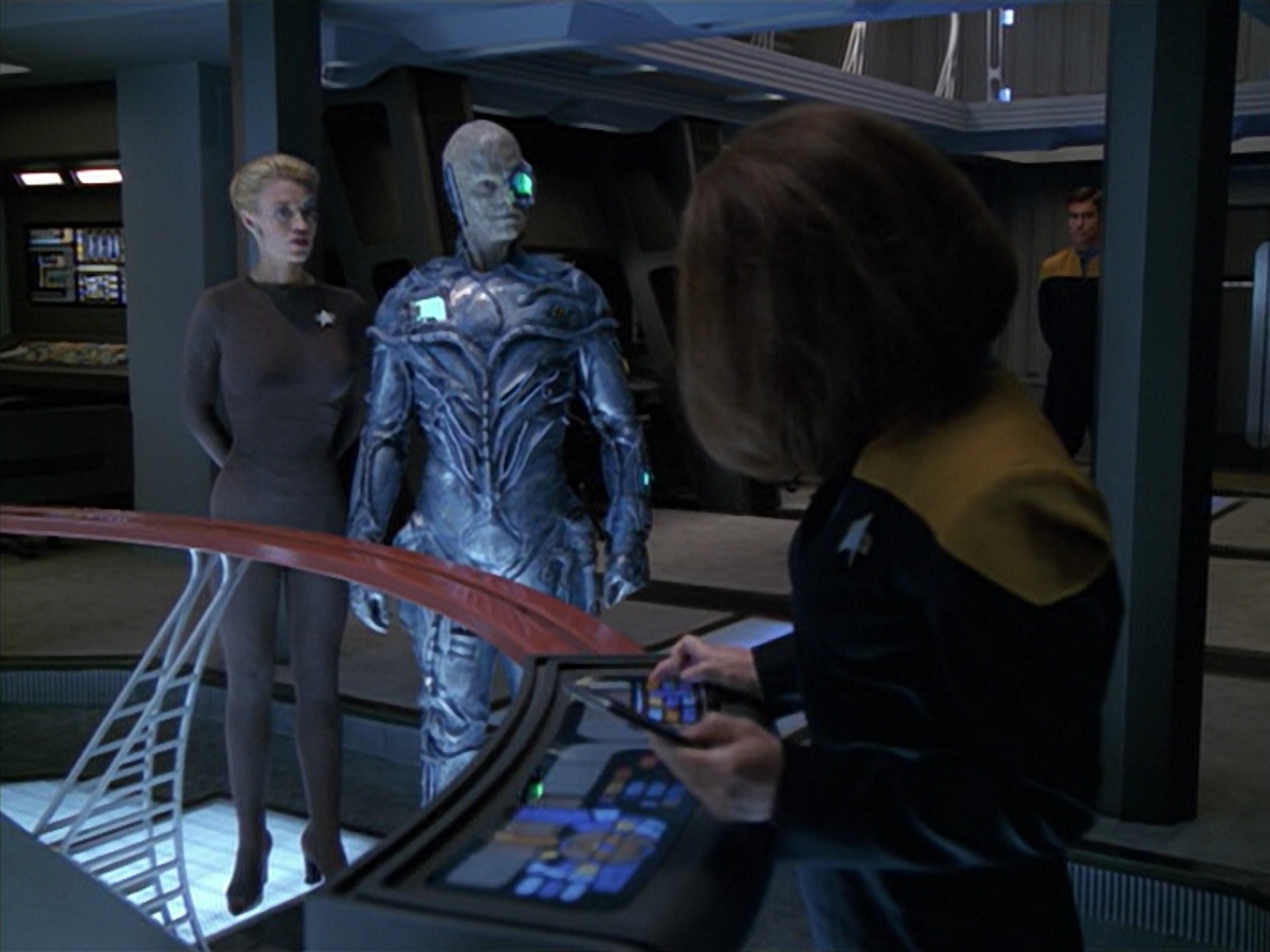 extant_StarTrek_VOY_5x02-Drone_02379.jpg