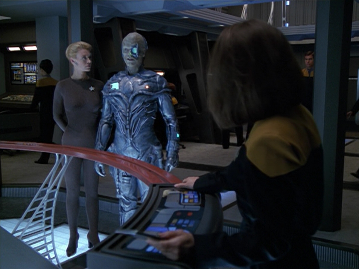 extant_StarTrek_VOY_5x02-Drone_02392.jpg