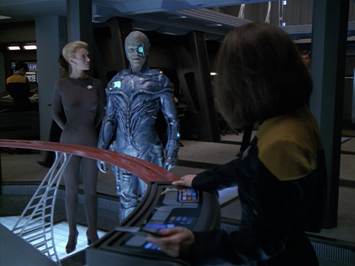 extant_StarTrek_VOY_5x02-Drone_02396.jpg