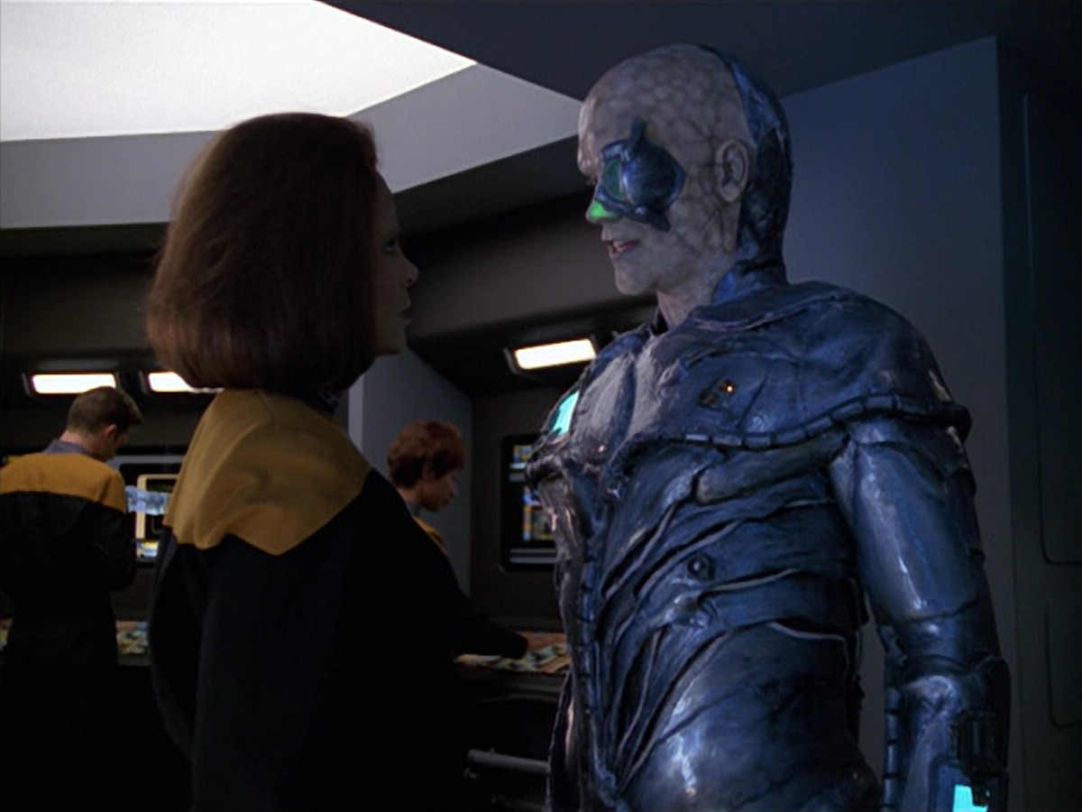 extant_StarTrek_VOY_5x02-Drone_02436.jpg