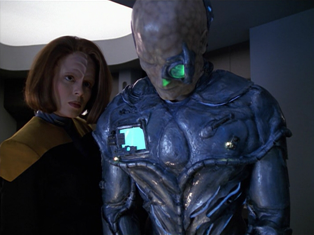 extant_StarTrek_VOY_5x02-Drone_02458.jpg