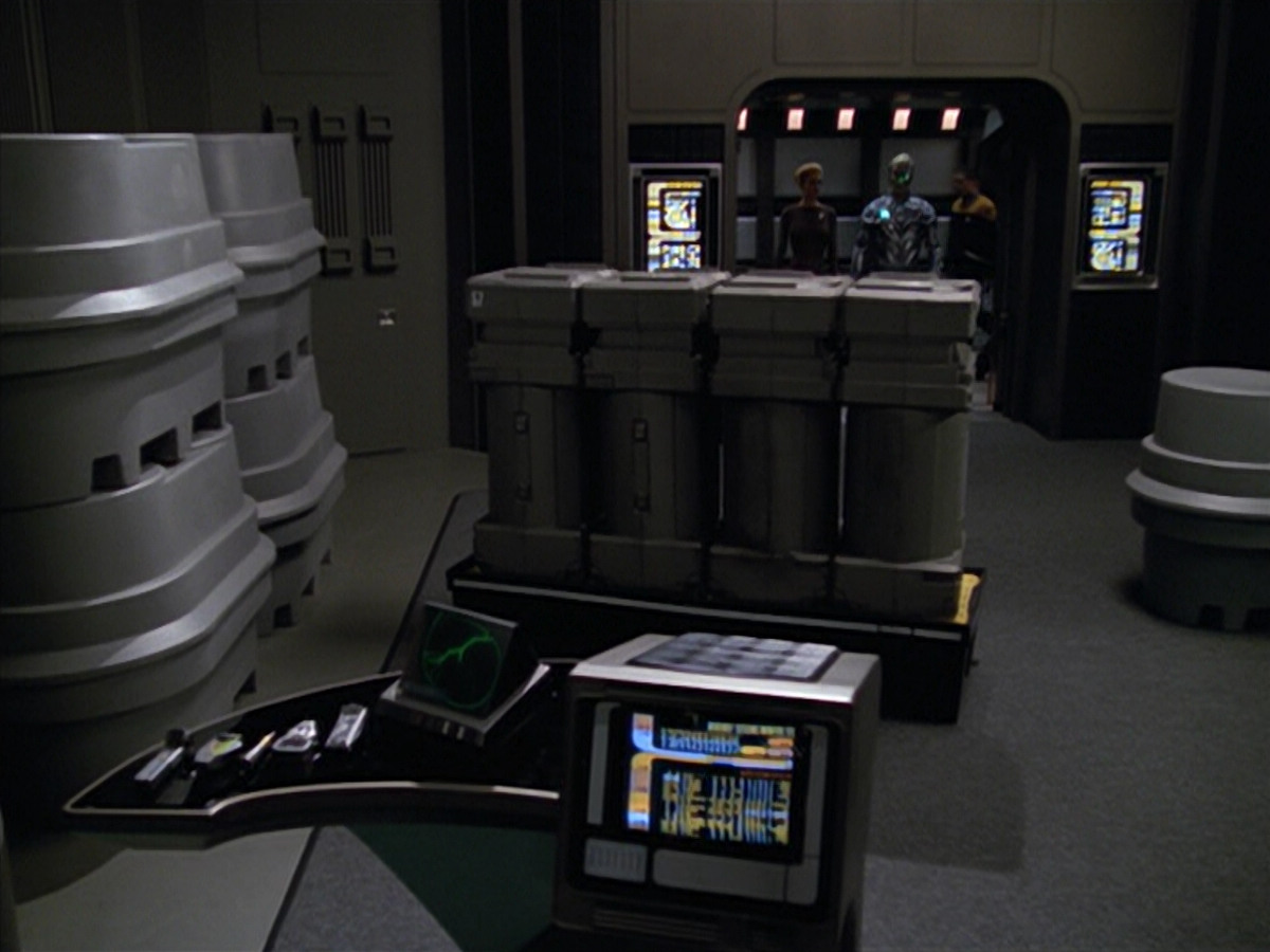 extant_StarTrek_VOY_5x02-Drone_02661.jpg