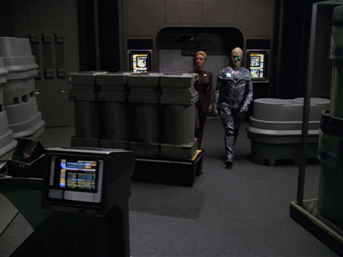 extant_StarTrek_VOY_5x02-Drone_02668.jpg
