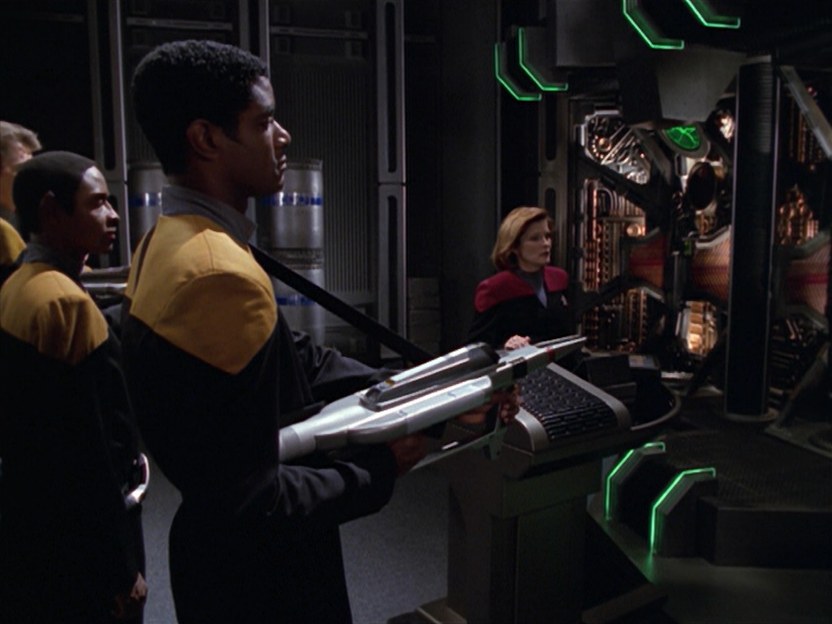 extant_StarTrek_VOY_5x02-Drone_02939.jpg