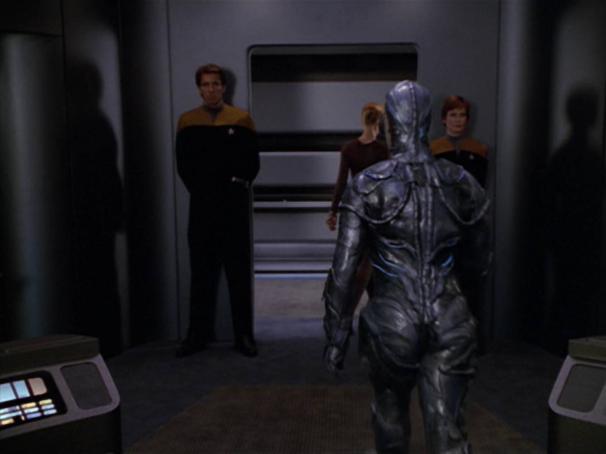 extant_StarTrek_VOY_5x02-Drone_03134.jpg