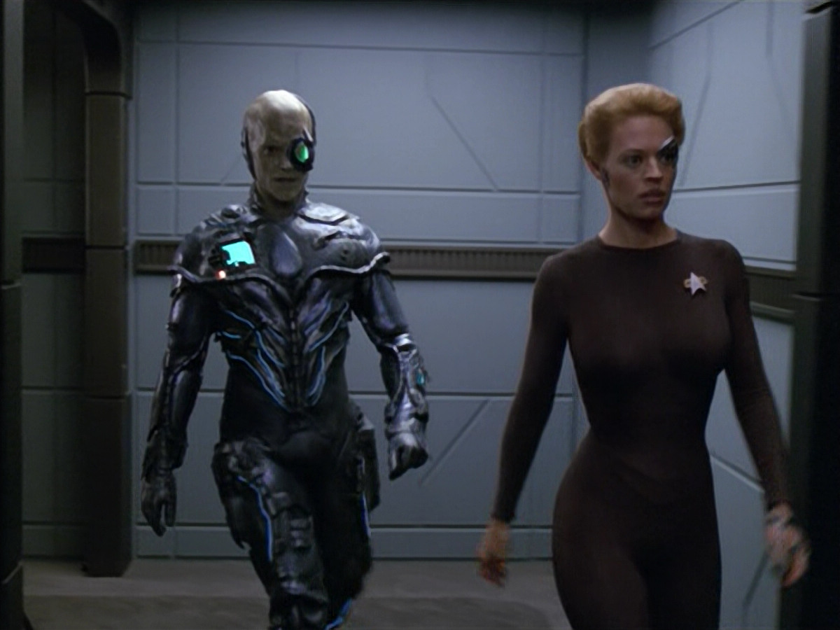 extant_StarTrek_VOY_5x02-Drone_03140.jpg