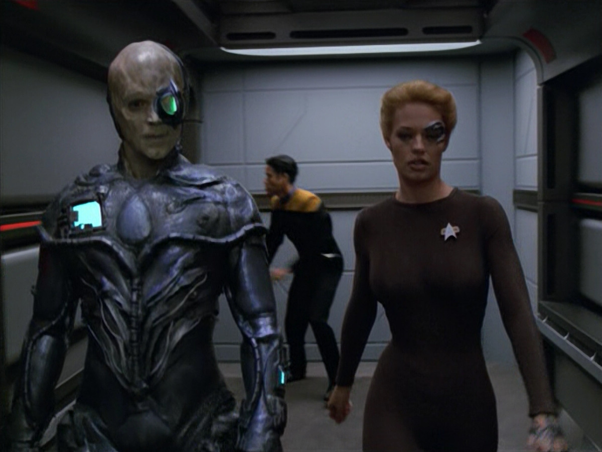 extant_StarTrek_VOY_5x02-Drone_03156.jpg