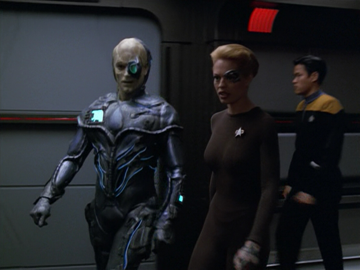 extant_StarTrek_VOY_5x02-Drone_03164.jpg