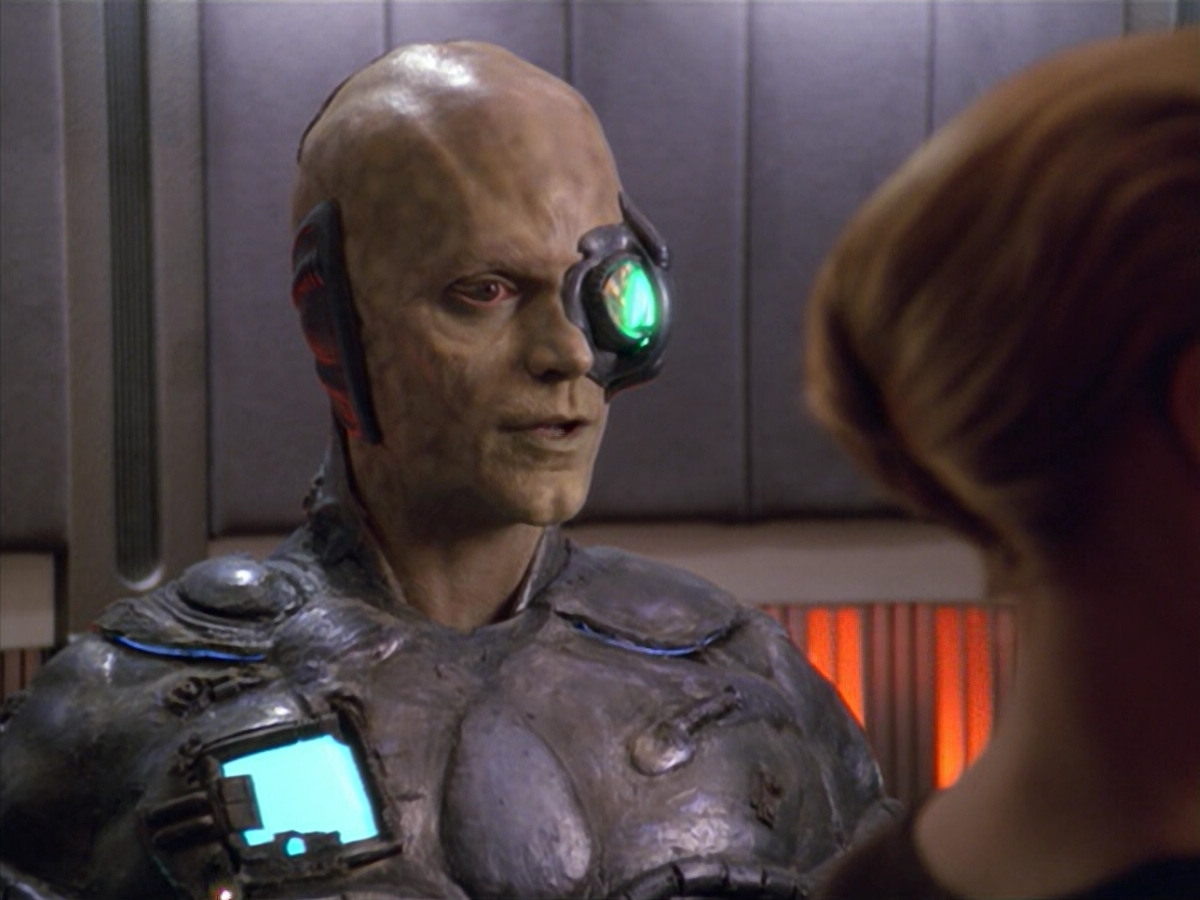 extant_StarTrek_VOY_5x02-Drone_03197.jpg