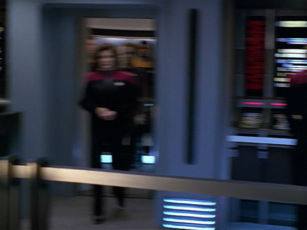 extant_StarTrek_VOY_5x02-Drone_03238.jpg