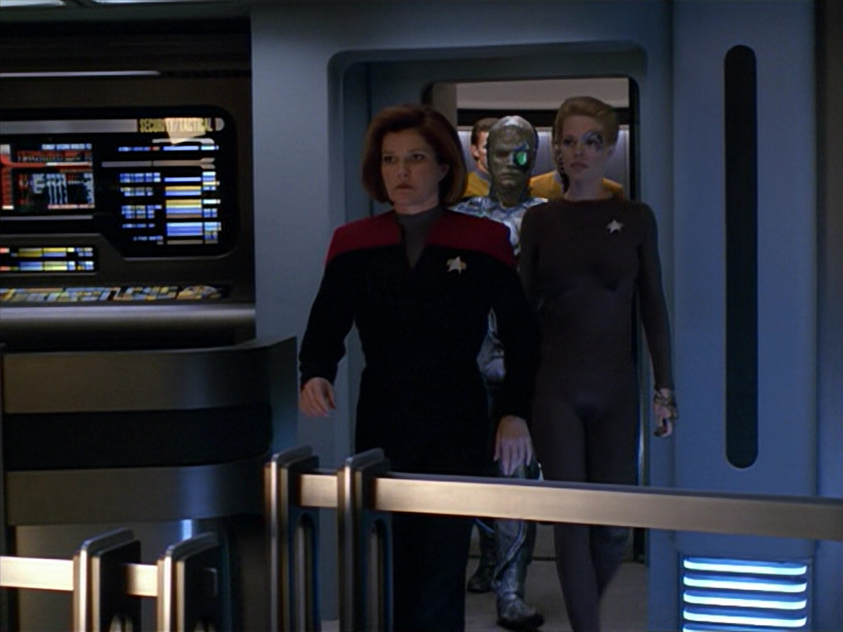 extant_StarTrek_VOY_5x02-Drone_03240.jpg