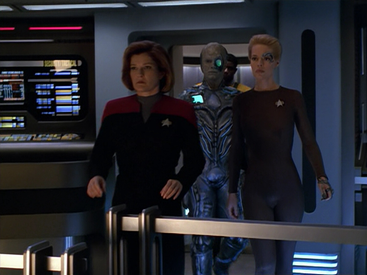 extant_StarTrek_VOY_5x02-Drone_03241.jpg