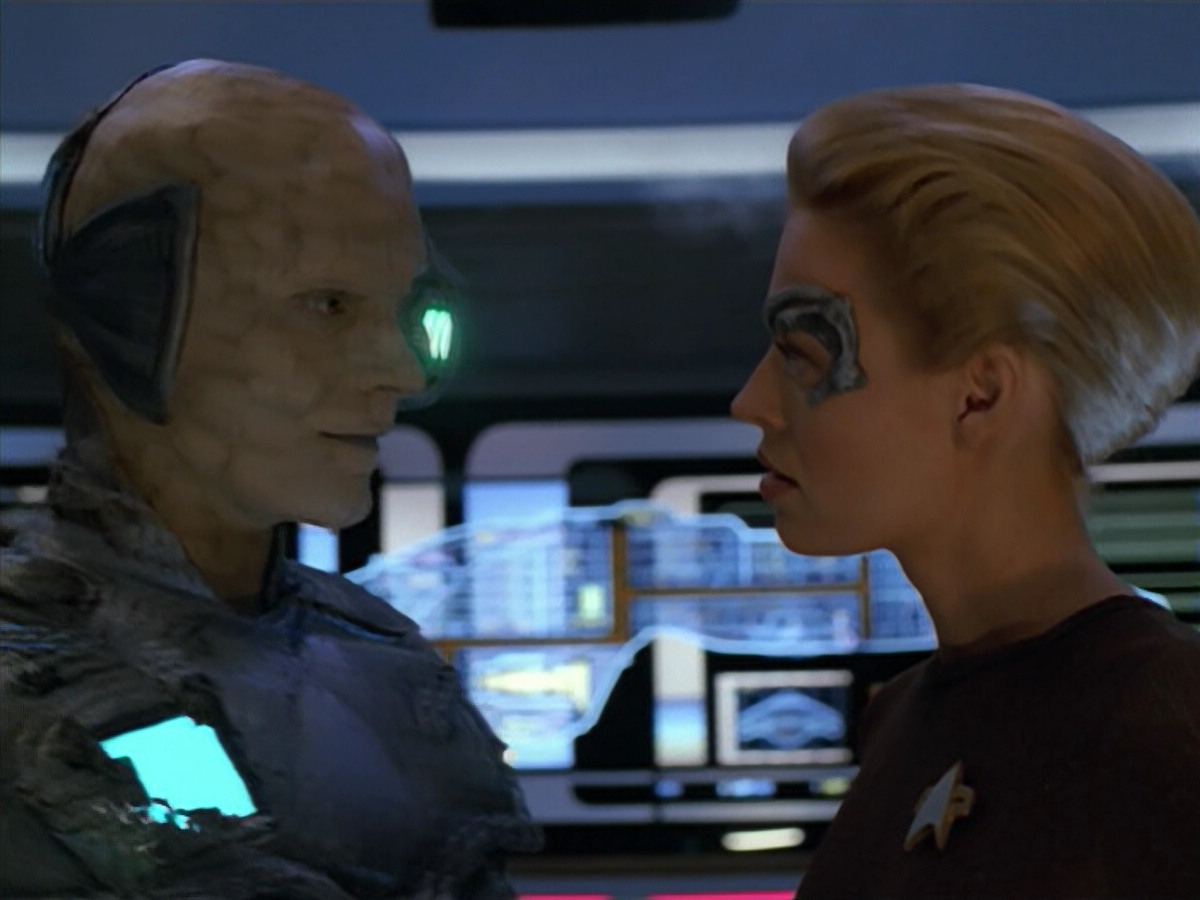 extant_StarTrek_VOY_5x02-Drone_03392.jpg