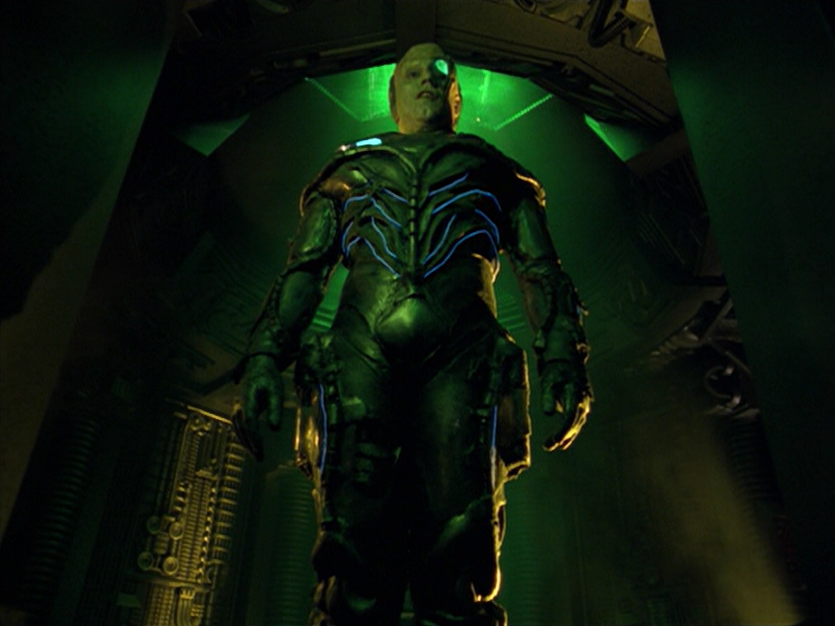 extant_StarTrek_VOY_5x02-Drone_03432.jpg