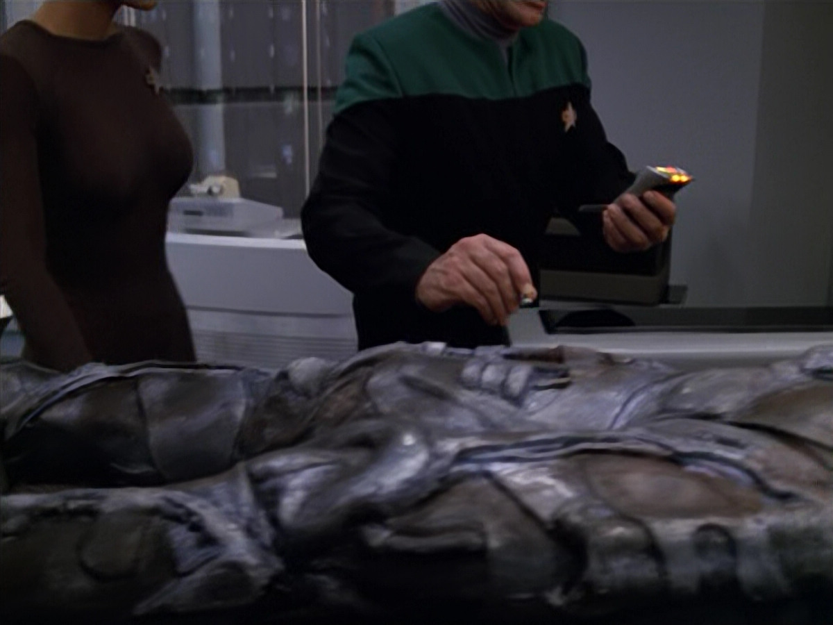 extant_StarTrek_VOY_5x02-Drone_03576.jpg