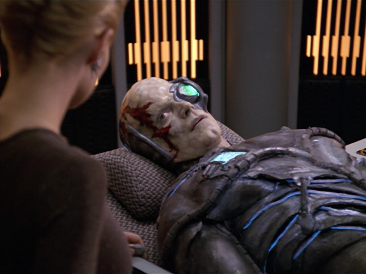 extant_StarTrek_VOY_5x02-Drone_03617.jpg
