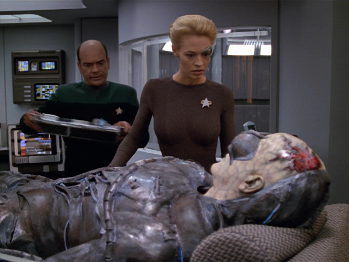 extant_StarTrek_VOY_5x02-Drone_03625.jpg