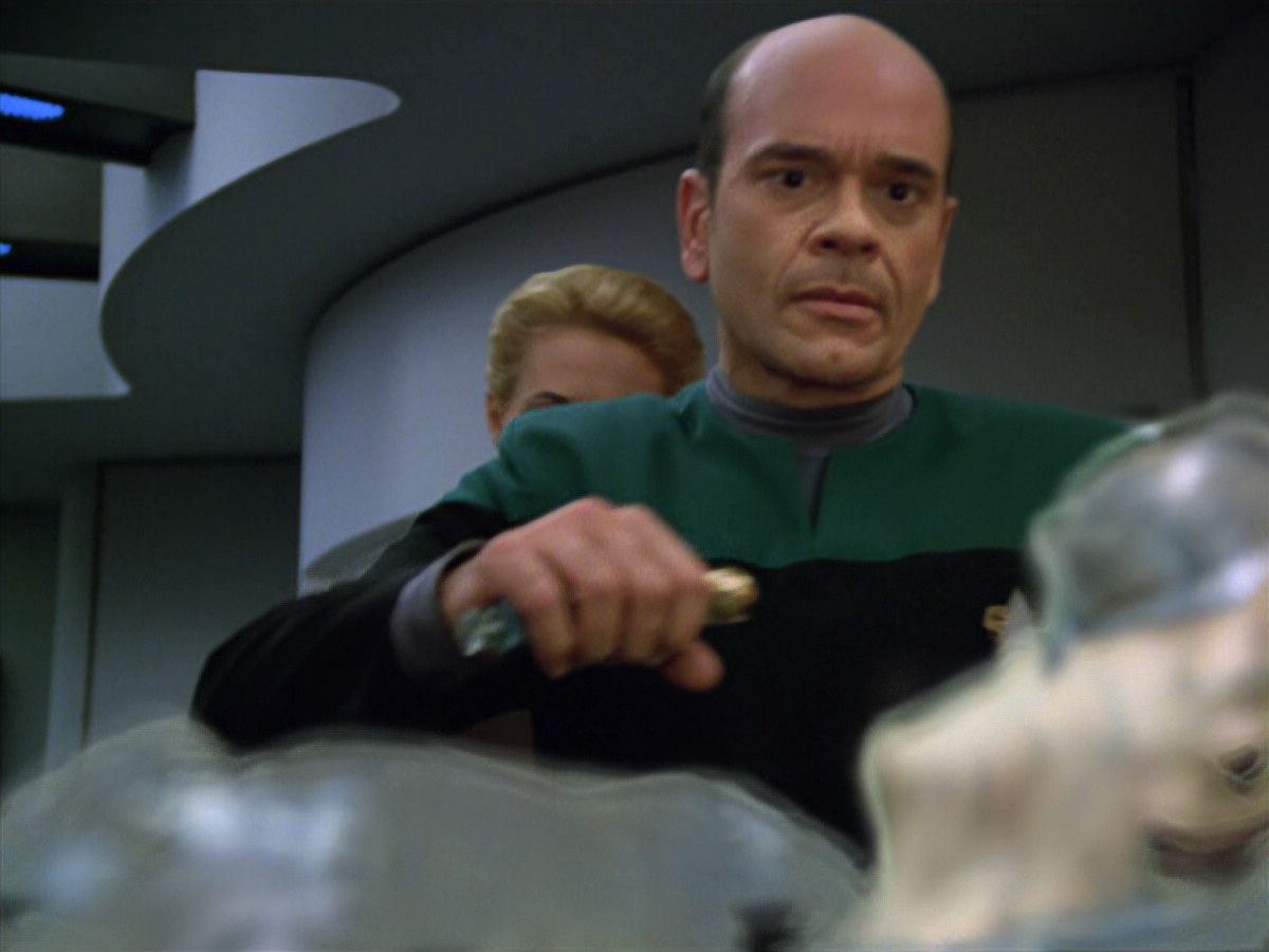 extant_StarTrek_VOY_5x02-Drone_03660.jpg