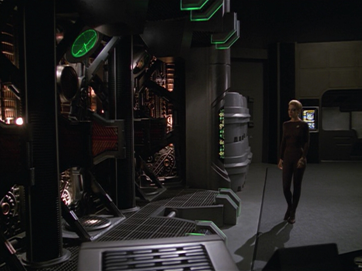 extant_StarTrek_VOY_5x02-Drone_03765.jpg