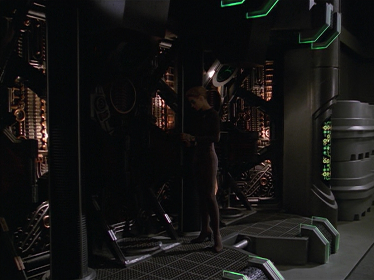 extant_StarTrek_VOY_5x02-Drone_03780.jpg